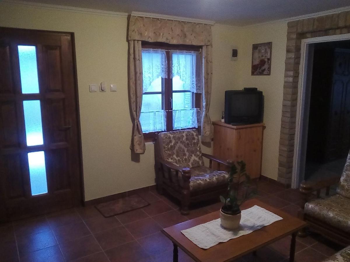 Moezsi Apartman Tolna Exterior photo