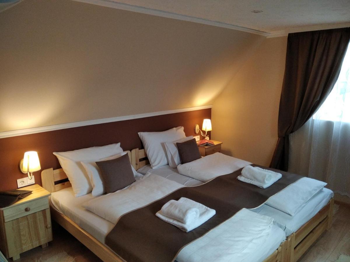 Moezsi Apartman Tolna Exterior photo